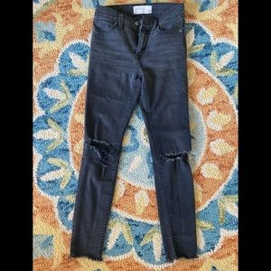 Black ripped skinny jeans